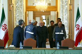 دیدار ظریف با رئیس و معاونان مرکز آمار ایران