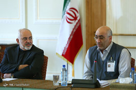 دیدار ظریف با رئیس و معاونان مرکز آمار ایران