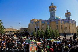 تشییع چهار شهید مدافع حرم در قم‎
