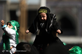 مراسم شیرخوارگان حسینی در حرم امام رضا(ع)