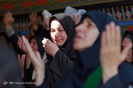 مراسم شیرخوارگان حسینی در مرکز طبی کودکان