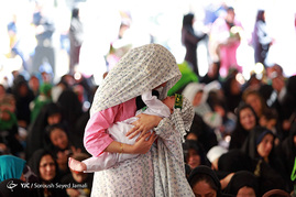 مراسم شیرخوارگان حسینی در مرکز طبی کودکان