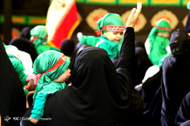 مراسم شیرخوارگان حسینی در حرم شاهچراغ(ع)
