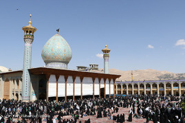 مراسم شیرخوارگان حسینی در حرم شاهچراغ(ع)
