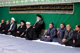 اولین شب عزاداری ایام محرم ۱۴۳۸ با حضور مقام معظم رهبری در حسینیه امام خمینی