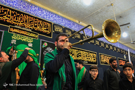 آئین نمادین  