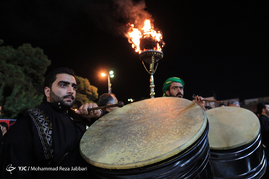 آئین نمادین  