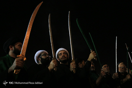 آئین نمادین  