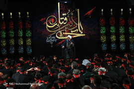 مراسم عزاداری شب عاشورا در قم‎
