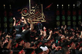 مراسم عزاداری شب عاشورا در قم‎
