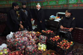 مراسم عزاداری عاشورای حسینی در هیئت سقاهای همدانی ها
