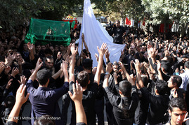 اجرا نمادین خیمه سوزان عصر عاشورا - مشهد
