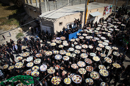آیین سنتی توزیع غذای نذری در روستای باغملک اصفهان‎
