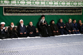 آخرین شب عزاداری حضرت اباعبدالله الحسین(ع) با حضور رهبر معظم انقلاب در حسینیه‌ امام خمینی 
