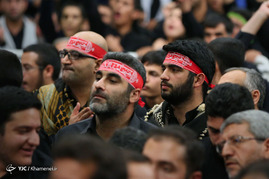 آخرین شب عزاداری حضرت اباعبدالله الحسین(ع) با حضور رهبر معظم انقلاب در حسینیه‌ امام خمینی 
