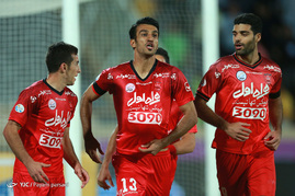 دیدار تیم های فوتبال پرسپولیس و نفت