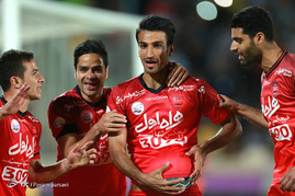 دیدار تیم های فوتبال پرسپولیس و نفت