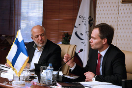دیدار وزیر نیرو با وزیر توسعه و تجارت خارجی فنلاند‎
