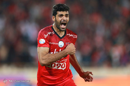 دیدار تیم های فوتبال پرسپولیس و صنعت نفت
