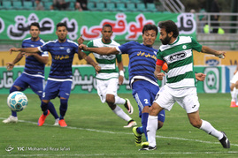 دیدار تیم های فوتبال ذوب آهن اصفهان و استقلال خوزستان‎
