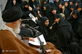 دیدار جمعی از خانواده‌های شهدای مدافع حرم با رهبر معظم انقلاب
