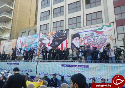 راهپیمایی دانش آموزاد و مردم در راهپیمایی روز دانش آموز
