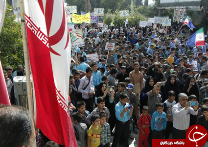 جوانان و نوجوانان انقلابی استان فارس با حضور در راهپیمایی باشکوه 13 آبان 