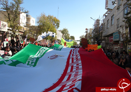 جوانان و نوجوانان انقلابی استان زنجان با حضور در راهپیمایی باشکوه 13 آبان 