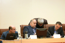 نشست مدیران بانک‌ها، موسسات و نهادهای سرمایه‌گذاری با وزیر کشور
