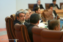 نشست مدیران بانک‌ها، موسسات و نهادهای سرمایه‌گذاری با وزیر کشور
