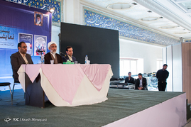 نشست خبری وزیر دادگستری در نمایشگاه مطبوعات