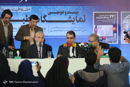 نشست خبری وزیر بهداشت در نمایشگاه مطبوعات