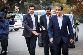 حضور وزیر بهداشت در باشگاه خبرنگاران جوان
