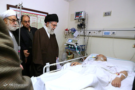 عیادت رهبر معظم انقلاب از آیت‌الله موسوی‌ اردبیلی
