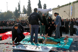 تشییع و خاکسپاری پیکر شهید گمنام در کوی دانشگاه تهران