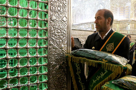 آیین تعویض پرچم گنبد حرم مطهر شاهچراغ(ع) _ شیراز‎
