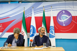 مناظره عباس سلیمی‌نمین و محمدعلی وکیلی به مناسبت روز دانشجو در باشگاه خبرنگاران جوان