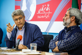 مناظره عباس سلیمی‌نمین و محمدعلی وکیلی به مناسبت روز دانشجو در باشگاه خبرنگاران جوان