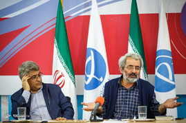 مناظره عباس سلیمی‌نمین و محمدعلی وکیلی به مناسبت روز دانشجو در باشگاه خبرنگاران جوان