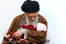 دیدار جمعی از خانواده‌های شهدای مدافع حرم با رهبر معظم انقلاب
