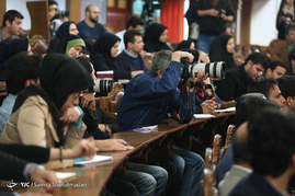 نشست خبری رییس مجلس با اصحاب رسانه