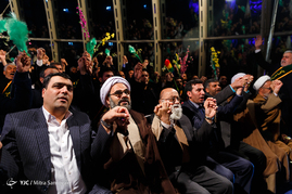 مراسم اهتزاز پرچم مسجد جمکران بر فراز برج میلاد