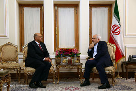 دیدار محمدجواد ظریف وزیر امور خارجه ایران با یاسر عثمان رئیس جدید دفتر حافظ منافع مصر در تهران