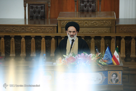 رونمایی از سه کتاب پارلمانی