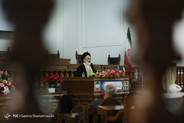 رونمایی از سه کتاب پارلمانی