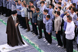 مراسم جشن تکلیف دانش‌آموزان با حضور رهبر معظم انقلاب
