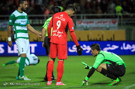دیدار تیم های فوتبال پرسپولیس و ذوب آهن
