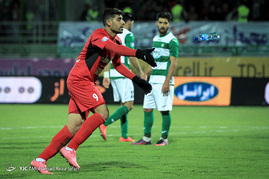 دیدار تیم های فوتبال پرسپولیس و ذوب آهن
