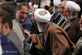 دیدار مسئولان نظام و میهمانان کنفرانس وحدت اسلامى‌ با رهبر معظم انقلاب
