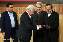 رونمایی از ترجمه فارسی متن کامل کتاب الحاوی